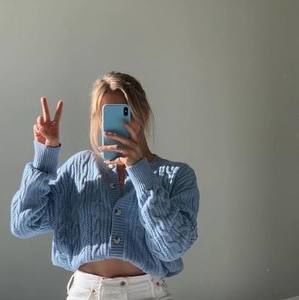 Meet your Posher, Linh